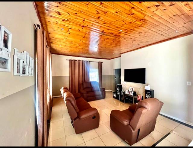 3 BEDROOM HOUSE FOR SALE IN NEWHOLME